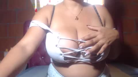 Snapshot of aisha_koswell3 chatting on February 23, 2025, 8:44 pm aisha koswell3 online show from February 23, 2025, 8:44 pm