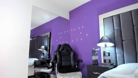 Aisha online show from March 3, 2025, 10:42 pm