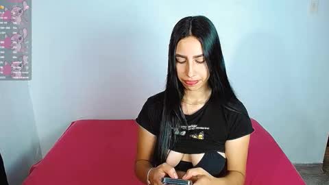 aisha_stacey0410 online show from October 6, 2025, 3:31 pm