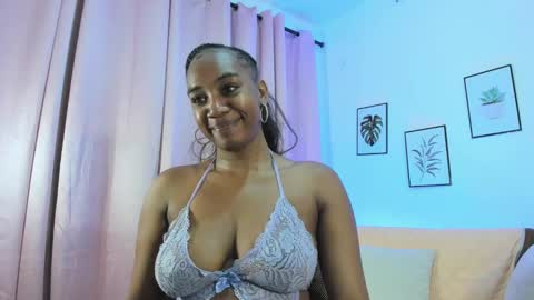 Snapshot of aisha_w10 chatting on October 7, 2025, 12:46 pm Aisha online show from October 7, 2025, 12:46 pm