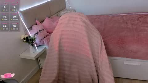 Snapshot of aishaaysitt chatting on September 19, 2025, 7:10 am Aisha online show from September 19, 2025, 7:10 am