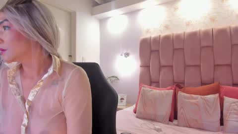 Snapshot of aishathorne chatting on October 8, 2025, 9:23 pm aisha online show from October 8, 2025, 9:23 pm