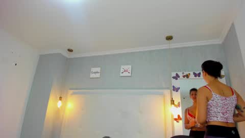 aishawild online show from January 22, 2025, 12:38 pm