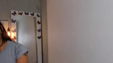 aishawild online show from March 8, 2025, 12:41 pm