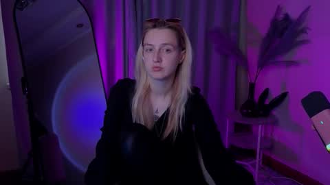 aishiro online show from September 16, 2025, 1:34 pm