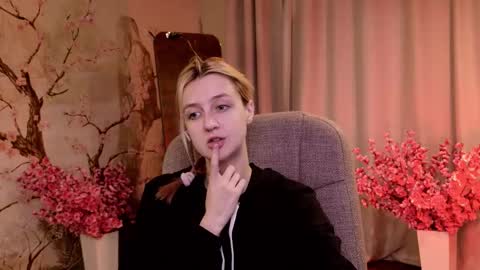 aishiro online show from November 24, 2025, 5:51 am