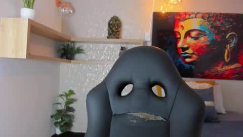 little aitana  online show from January 16, 2026, 9:19 pm