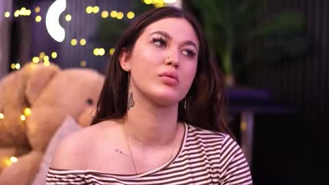 Riri online show from February 3, 2026, 2:53 am