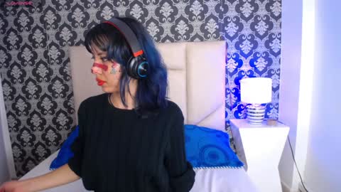 A K A N E  U W U online show from December 1, 2024, 7:36 pm
