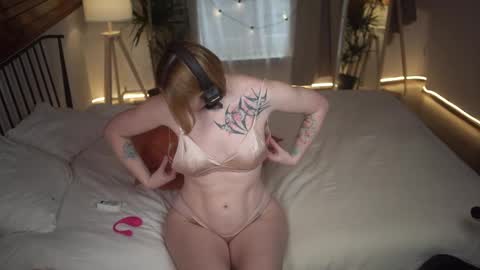 Snapshot of akaneiro_demon chatting on February 18, 2025, 1:55 pm Akaneiro online show from February 18, 2025, 1:55 pm