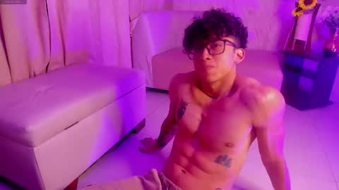 akazaboy online show from November 21, 2025, 5:06 am