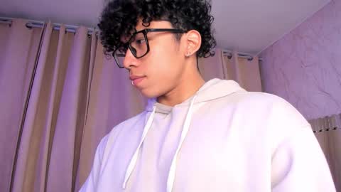 akazaboy online show from January 9, 2026, 4:48 am