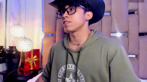 Snapshot of akazaboy chatting on February 25, 2026, 4:55 am akazaboy online show from February 25, 2026, 4:55 am