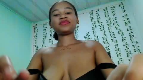akemy_saunderz online show from June 3, 2026, 3:31 am