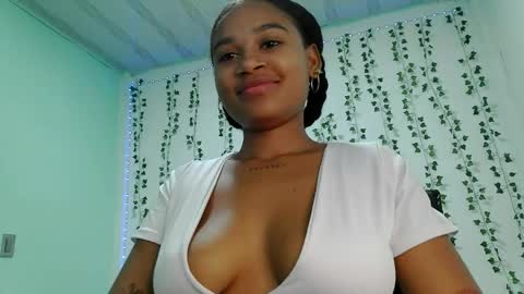 akemy_saunderz online show from June 7, 2026, 3:10 am