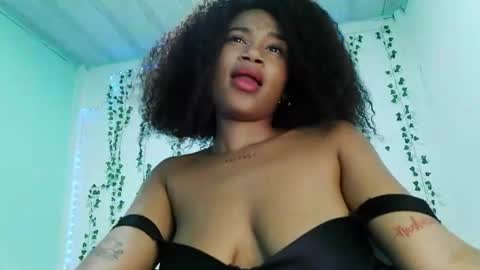 akemy_saunderz online show from July 19, 2026, 3:10 am