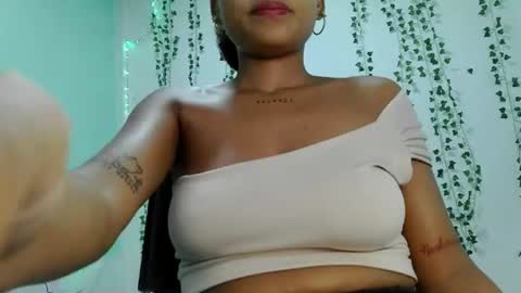 akemy_saunderz online show from July 22, 2026, 5:10 am