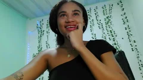 akemy_saunderz online show from July 27, 2026, 4:41 am