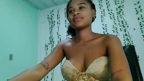 akemy_saunderz online show from July 29, 2026, 5:05 am