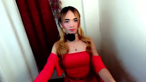 Snapshot of akesha121698 chatting on October 19, 2025, 10:43 pm akesha121698 online show from October 19, 2025, 10:43 pm