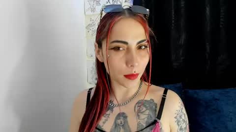 Snapshot of akila_clive chatting on April 16, 2026, 8:42 pm carolina online show from April 16, 2026, 8:42 pm