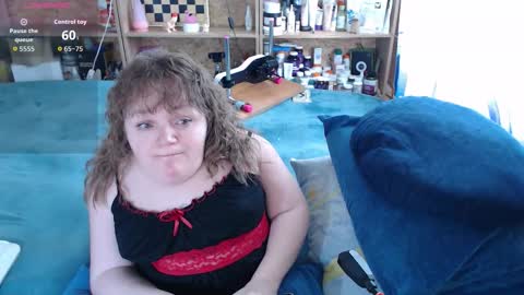 Snapshot of akindmodel chatting on October 13, 2025, 9:20 am Natalie online show from October 13, 2025, 9:20 am