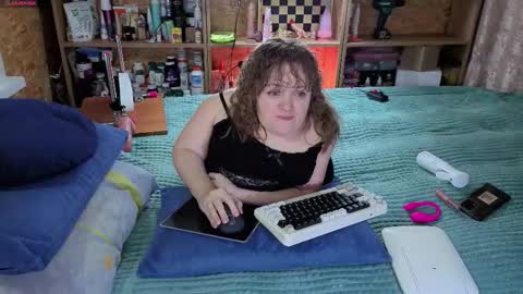 Natalie online show from November 10, 2025, 6:34 am