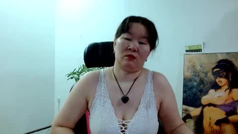 Snapshot of akira_xx chatting on February 8, 2025, 1:32 am Akira online show from February 8, 2025, 1:32 am