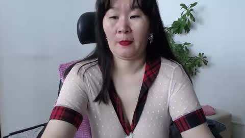 Snapshot of akira_xx chatting on October 5, 2025, 2:32 am Akira online show from October 5, 2025, 2:32 am
