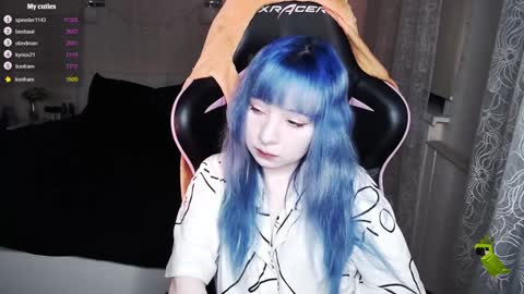 akirahartyx online show from February 6, 2025, 1:54 pm