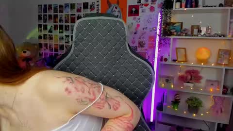 Snapshot of akirakatsu chatting on October 24, 2025, 12:12 pm Akira online show from October 24, 2025, 12:12 pm