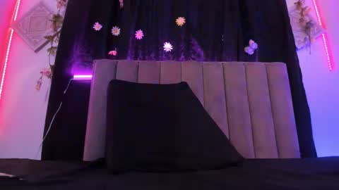 Snapshot of akirastone_ chatting on October 1, 2025, 12:00 pm akirastone_ online show from October 1, 2025, 12:00 pm