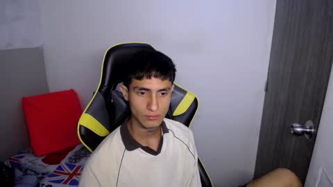 Akyra latin online show from February 23, 2026, 4:59 pm