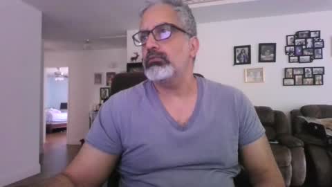 aladdin31673 online show from May 10, 2026, 2:22 pm