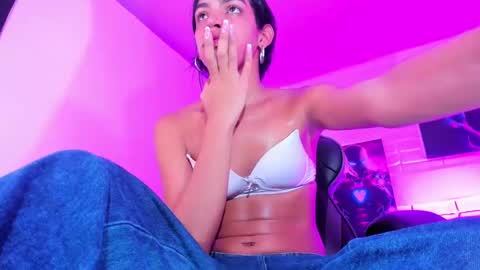 Alahia Rodriguez online show from December 28, 2024, 8:15 pm