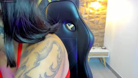 Snapshot of alahia_dangelo_ chatting on October 4, 2025, 11:19 am ALAHIA online show from October 4, 2025, 11:19 am