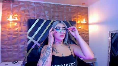 Snapshot of alahia_dangelo_ chatting on October 7, 2025, 11:29 am ALAHIA online show from October 7, 2025, 11:29 am