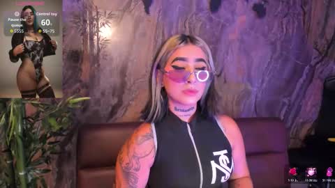 Snapshot of alahia_dangelo_ chatting on October 28, 2025, 5:26 pm ALAHIA online show from October 28, 2025, 5:26 pm