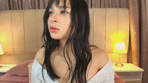 alahia_hank online show from October 6, 2025, 6:05 pm