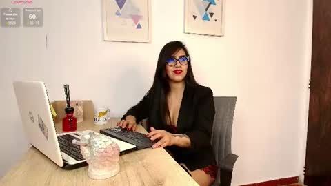 Snapshot of alahiacolucci chatting on June 12, 2026, 1:10 pm alahiacolucci online show from June 12, 2026, 1:10 pm