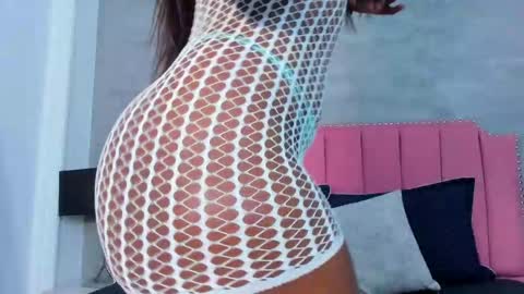 alaia_colins online show from September 26, 2025, 4:27 am