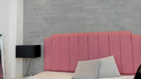 alaia_colins online show from December 15, 2025, 2:05 am