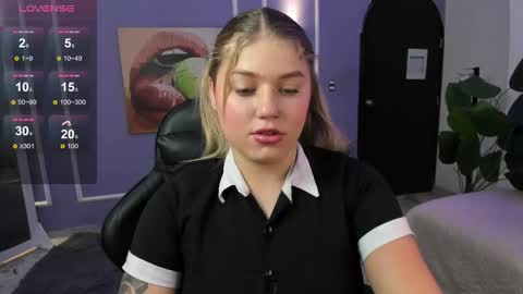 Alaia online show from November 27, 2025, 2:19 pm