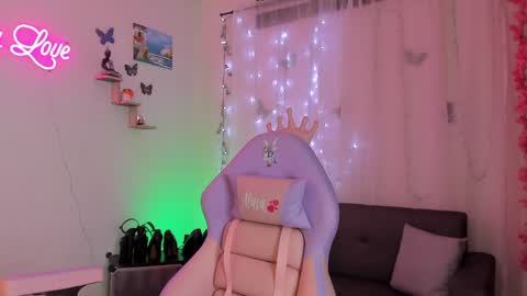 Alaia online show from December 7, 2024, 6:48 pm