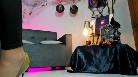 Alaia online show from October 9, 2025, 10:30 pm