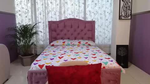 Snapshot of alaia_skater chatting on October 5, 2025, 11:52 am Alaia Skater online show from October 5, 2025, 11:52 am