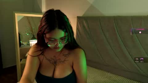 alaiaaddict online show from April 30, 2026, 9:08 pm