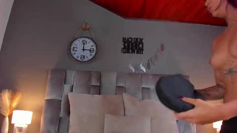 Snapshot of alaiarogers chatting on February 22, 2025, 5:35 pm  Alaia  online show from February 22, 2025, 5:35 pm