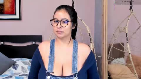     online show from October 5, 2025, 12:03 pm