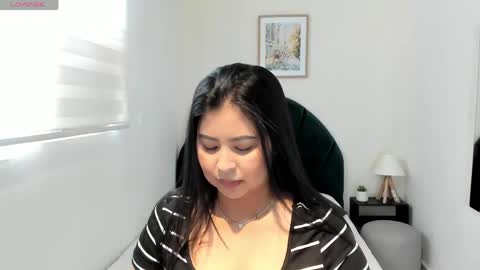 Snapshot of alaiasmile_ chatting on May 18, 2026, 5:08 pm online show from May 18, 2026, 5:08 pm